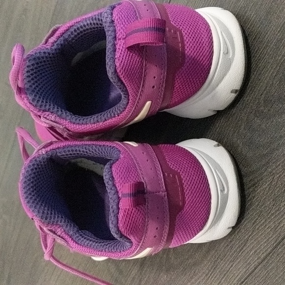 Nike Training Shoes - Picture 4 of 6